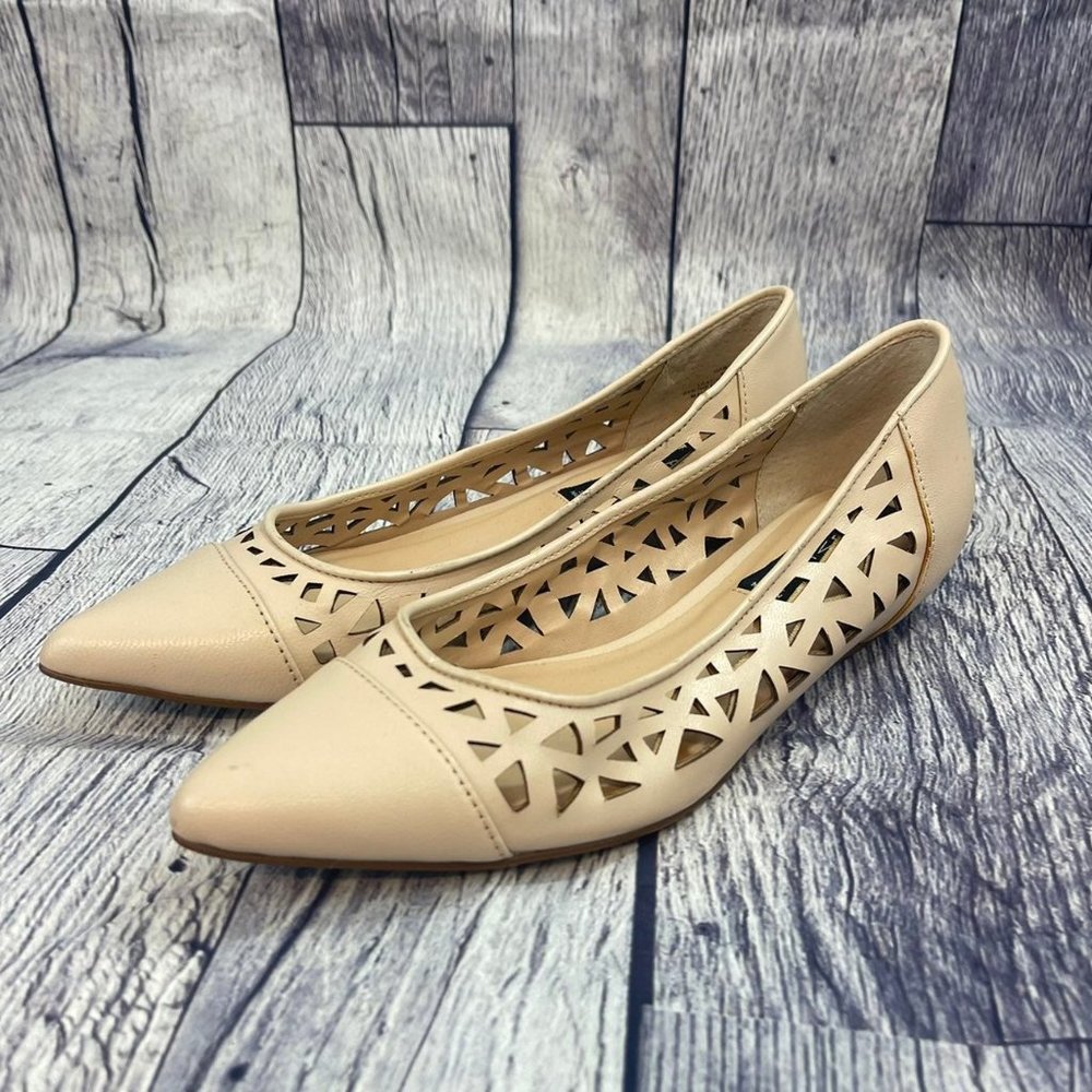 Steve Madden Gabyy Women's size 8 Leather Perforated Flats Slip On Shoes Tan - Picture 5 of 11